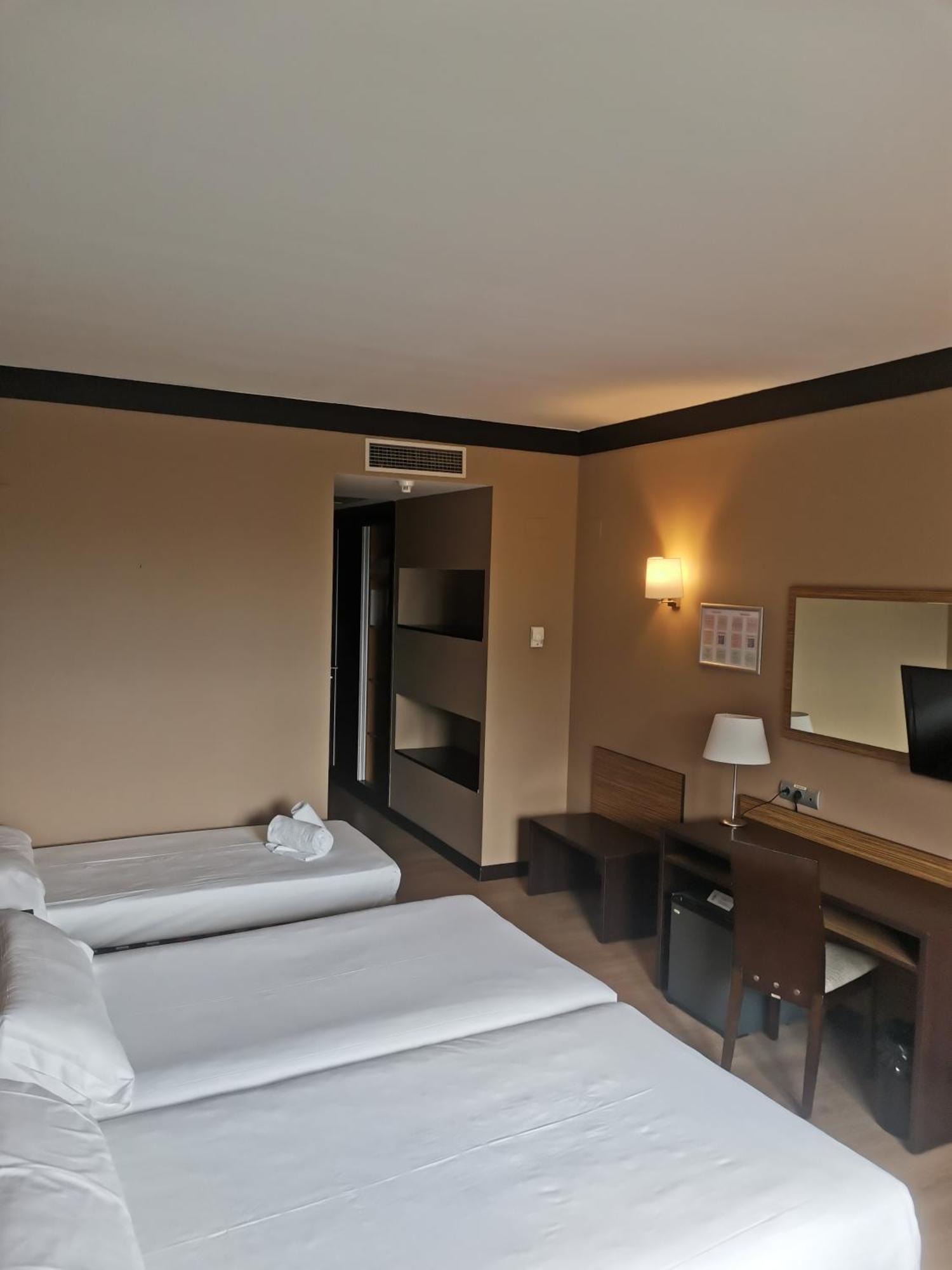 Aparthotel Attica 21 Valles Sabadell Exterior foto