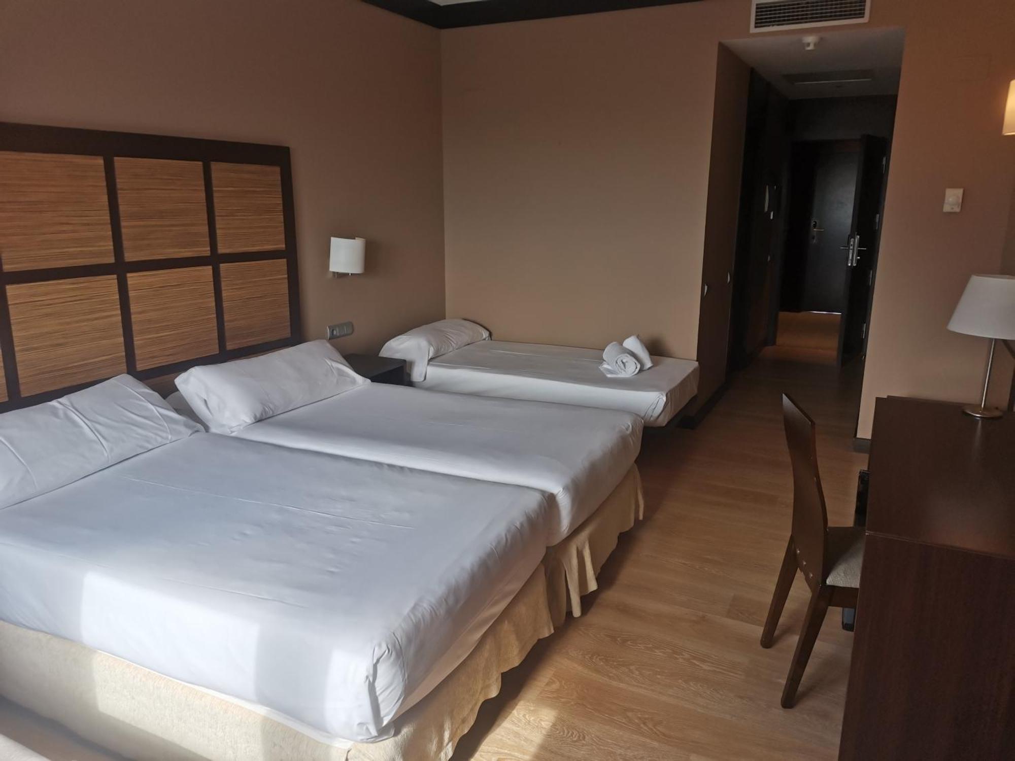 Aparthotel Attica 21 Valles Sabadell Exterior foto